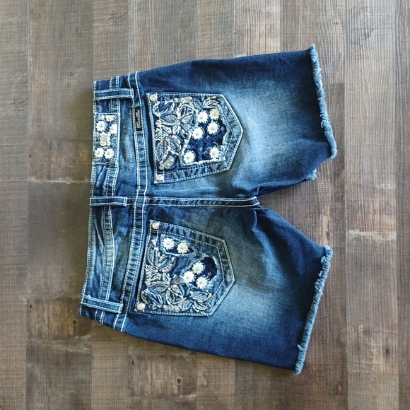 Miss Me Pants - NWT Miss Me Floral Shorts 29